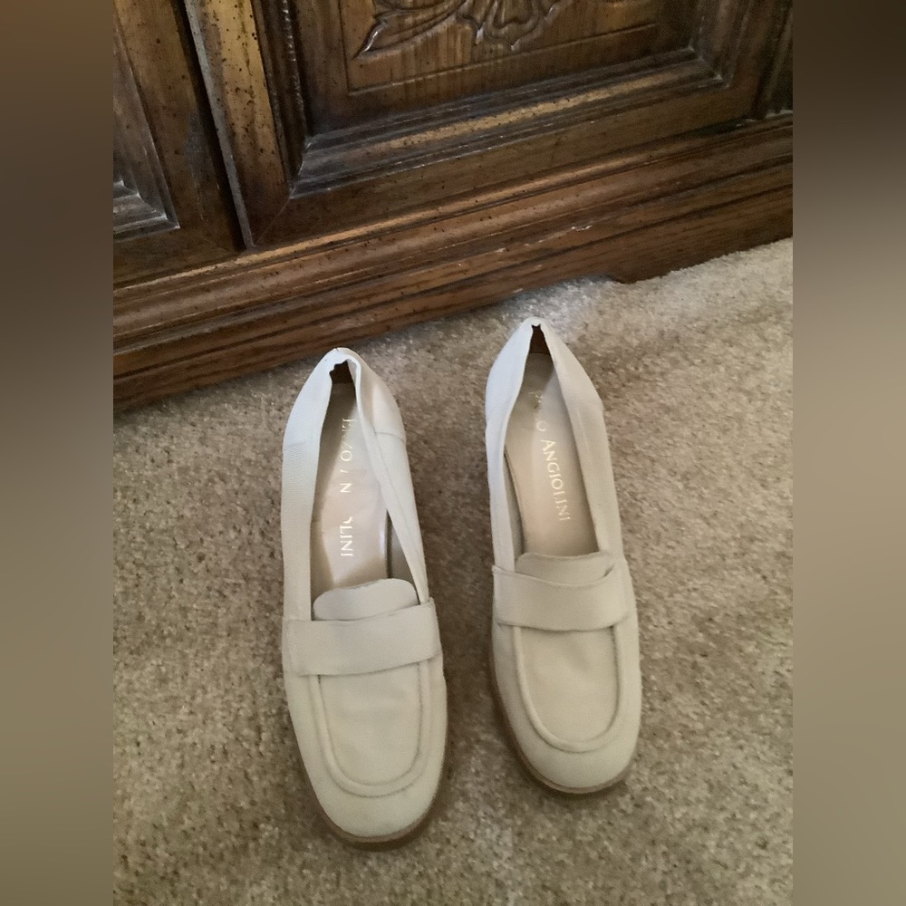 Enzo Angiolini tan mesh pumps